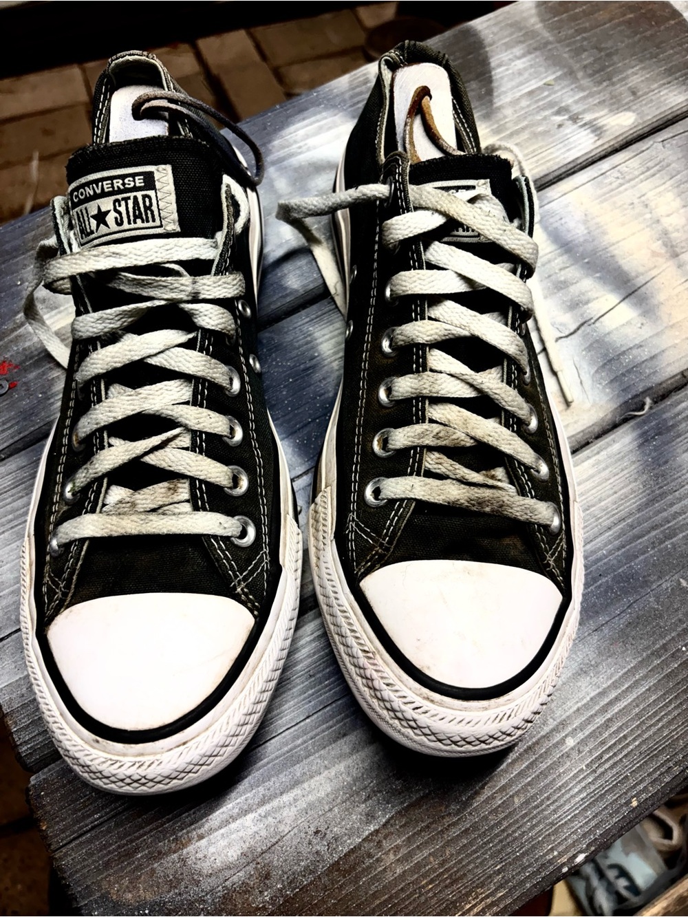 Converse Chuck Taylor All Star Low Top Sneakers - Black/White size 9